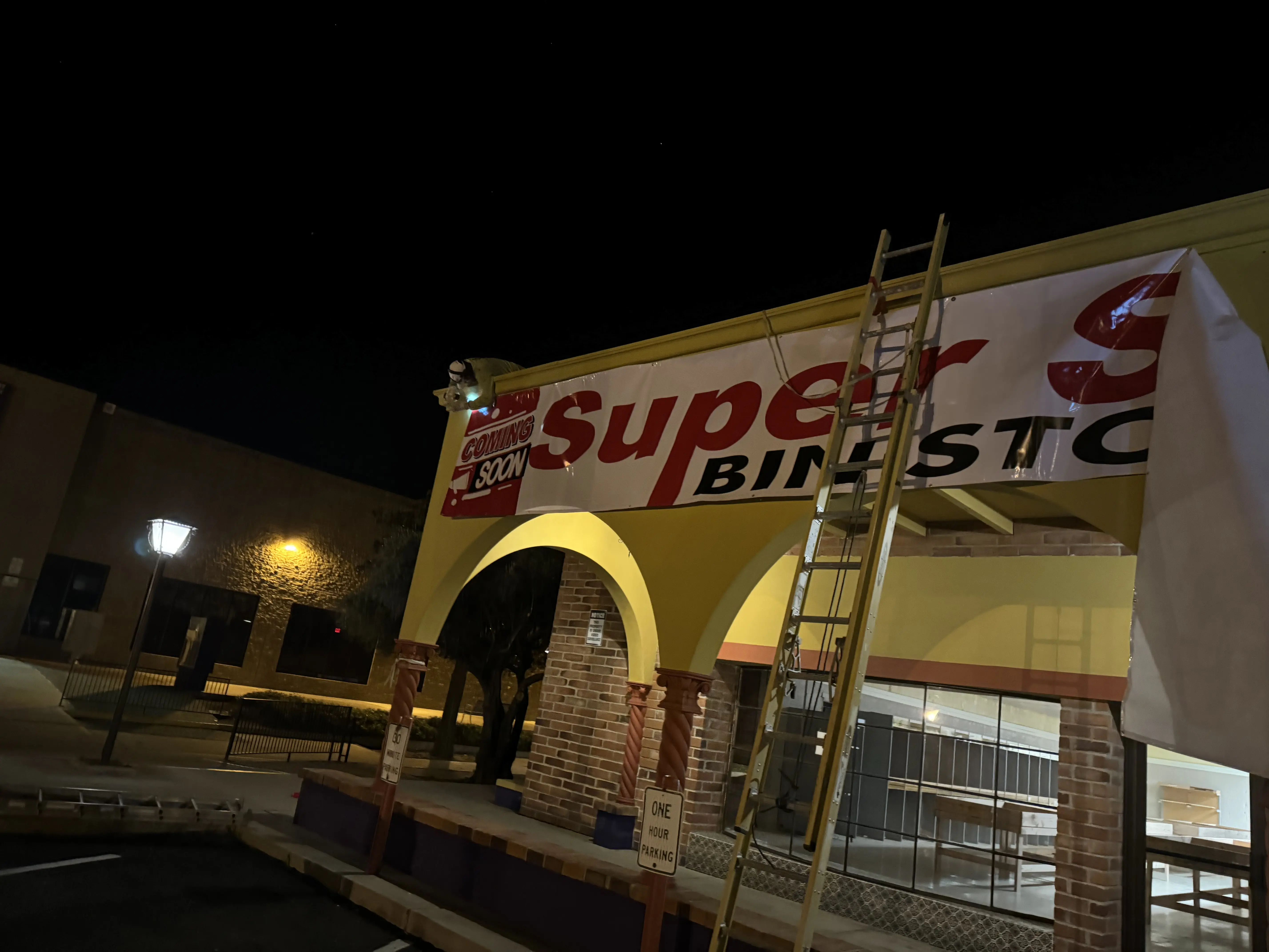 Custom vinyl banner for a bin storage business in Tucson